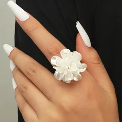 Bagues de fleurs blanches plaquées or pour femmes et filles, matiques réglables coréennes, fête de fiançailles de mariage, jour de Léon, nouveau