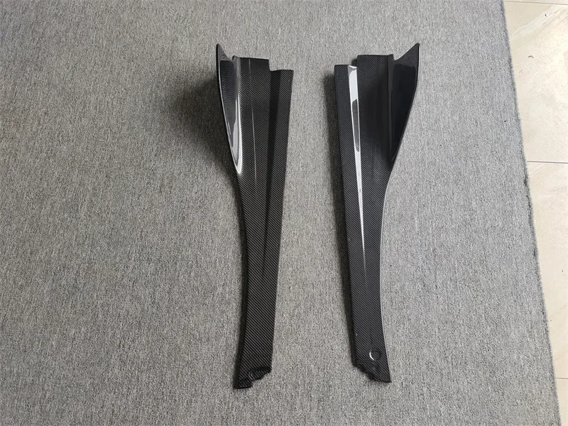 

Suitable for 2015-2018 McLaren 720S modified car accessories, V-style carbon fiber side skirts, car tools