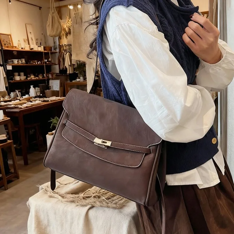 

Versatile Sleek Diaper Bag Tote Baby Travel Work Trip Exquisite Chic Sleek Elegant Practical Functional 2025 New Model