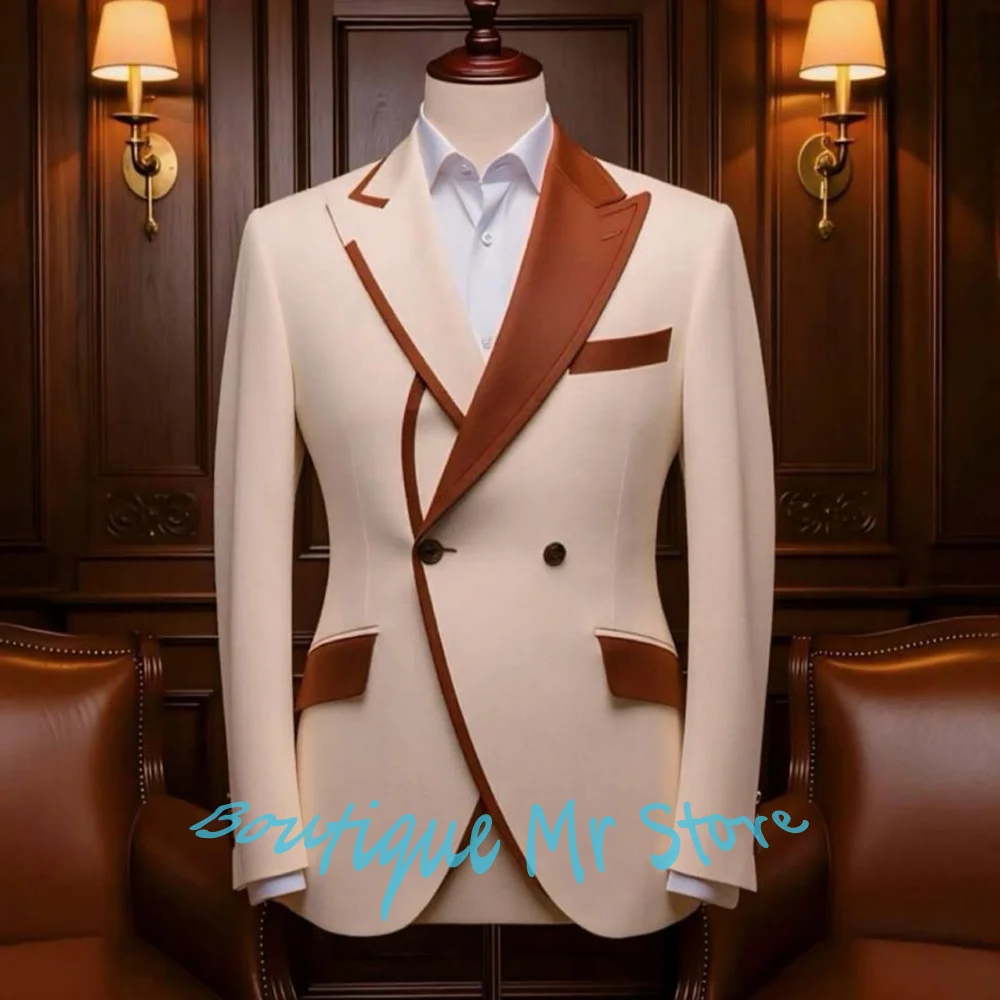 

Luxury Cream White Man Jacket with Brown Contrast Peaked Lapel Double-Breasted Blazer Retro-Inspired Formal Male Outfit