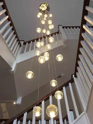 Escalera en espiral moderna para sala de estar, candelabro de techo LED, bola de cristal, iluminación interior, dormitorio, restaurante