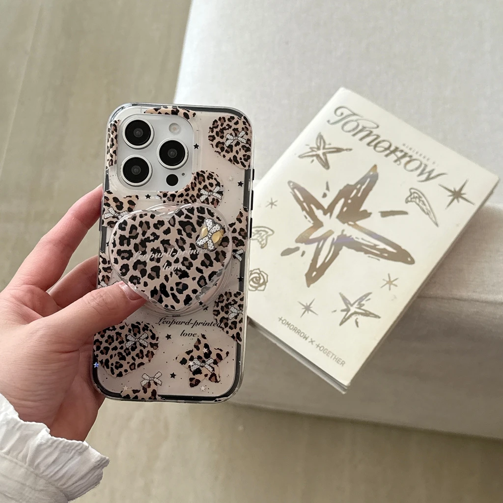 

Полноэкранный чехол с леопардовым принтом и бантом с держателем, чехол для телефона с магнитной беспроводной зарядкой для iPhone 16, 15, 14 Pro Max