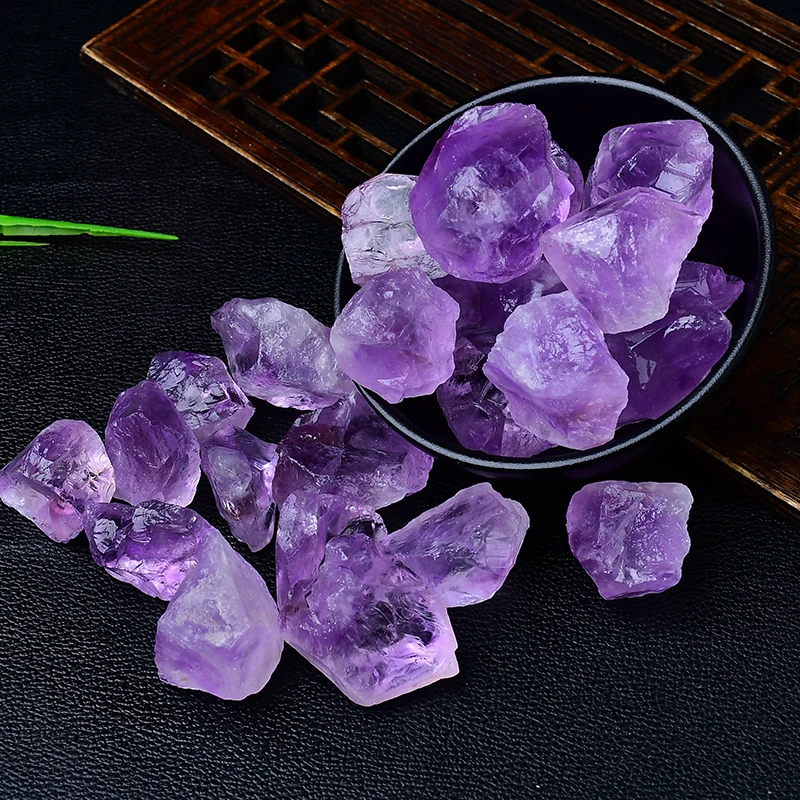 

Natural Amethyst Raw Stone Desktop Ornament Light Purple Mineral Gemstone New Chinese Style Suitable for Living Room Office 1pc