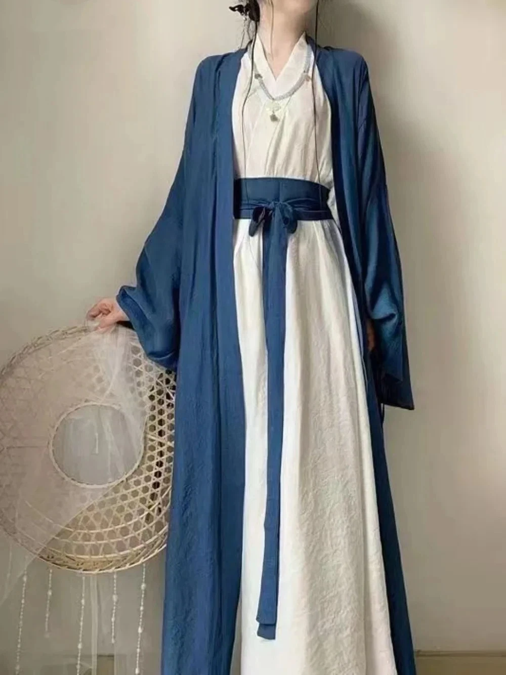 

Женское платье ханьфу, традиционные китайские древние костюмы ханьфу, классический костюм из 3 предметов в стиле ретро, синий и белый повседневный костюм ханьфу