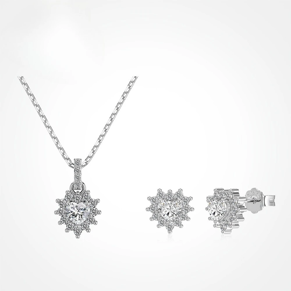 

New S925 silver heart-shaped necklace earrings for women, niche, light luxury, versatile, small and fresh collarbone chain
