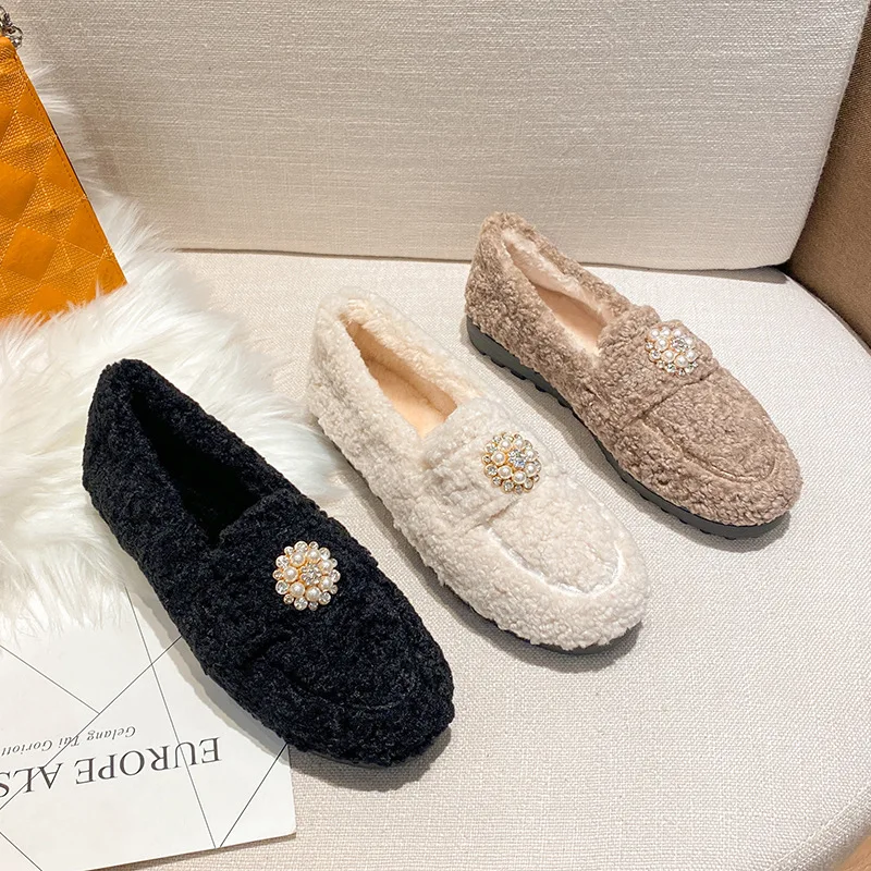 

2025 New Winter Warm Cotton Shoes Women Plush Lined Lamb Bean Shoes Thick Sole Plus Size Outdoor Casual Sneakers