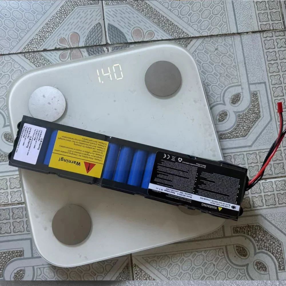 36V 7800mAh Suitable for Kugoo S1 M2 S3/AOVO M365/Mini Robot 365 Xiaomi M365 Electric Scooter Battery 500W Built-in BMS