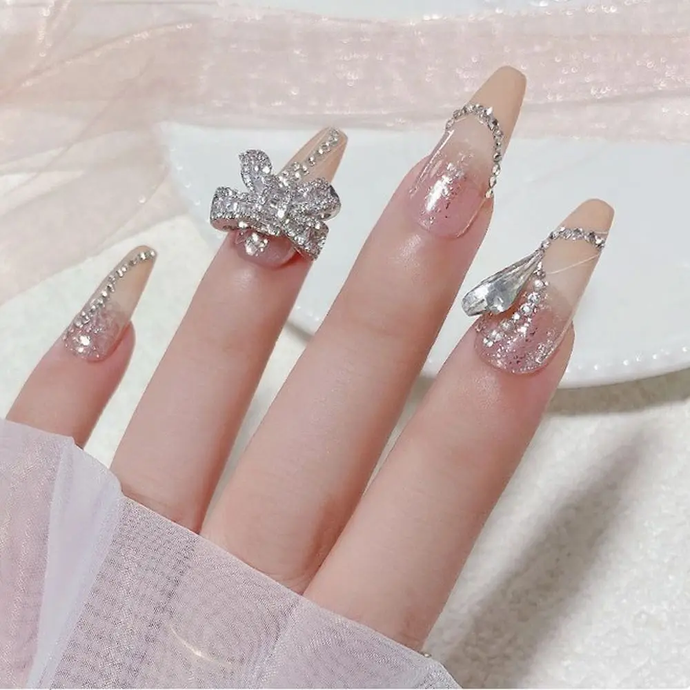 3D Luxury Gold Silver สีหมีโลหะผสม Zircon เล็บการตกแต่งศิลปะ Shiny Bow คริสตัลเล็บ Rhinestone เครื่องประดับ