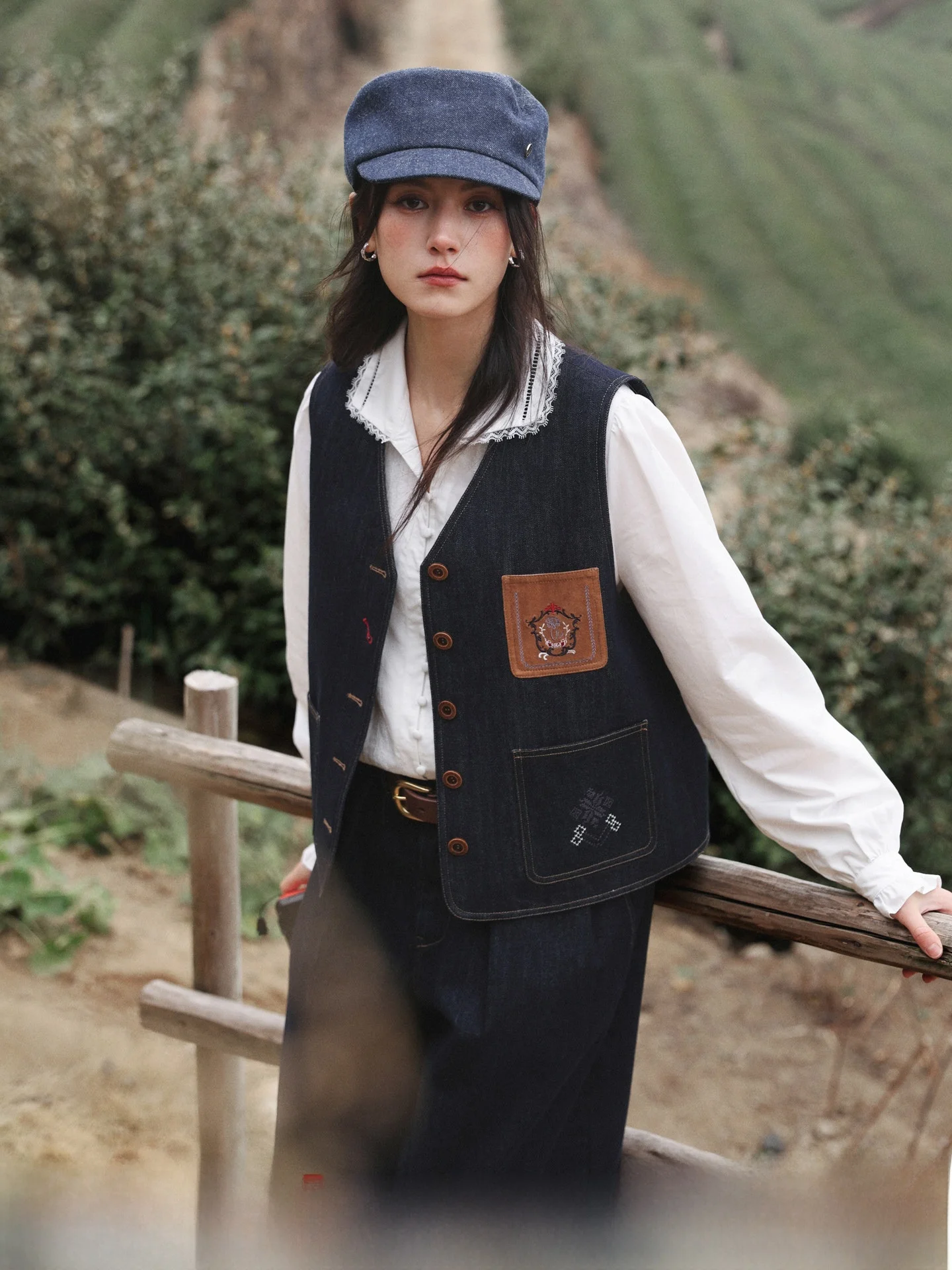 

Eco-Friendly Active Denim Embroidered Vest And Wide Leg Pants Set Casual Spring Faion for Women Straight Cut French Sle