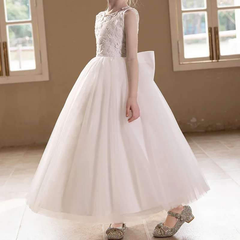 Robe de mariée en gaze blanche