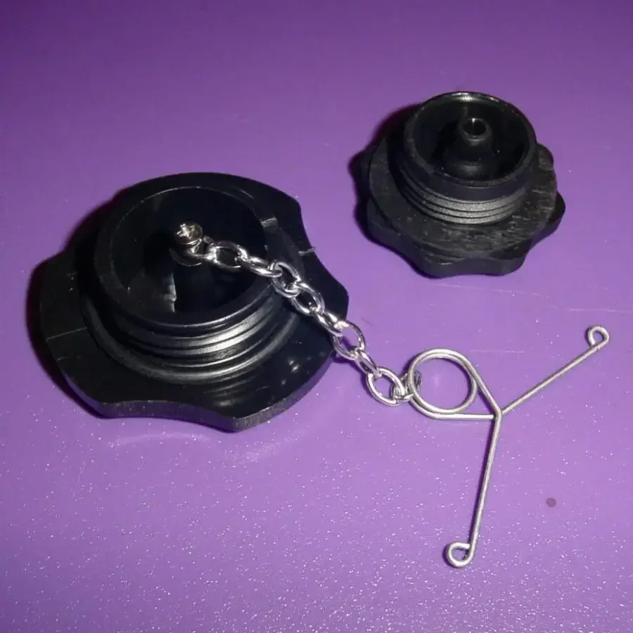 غطاء زيت الوقود MS720 لـ STIHL 080 070 090 والمزيد من المناشير المقطوعة غطاء خزان المنشار REPL. OEM 11073500500 1106-640-3600 #1