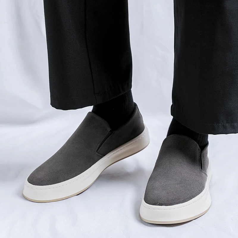 أحذية رجالية صيفية بدون كعب قابلة للتنفس كاجوال خفيفة الوزن ومريحة وبسيطة لزيادة الارتفاع