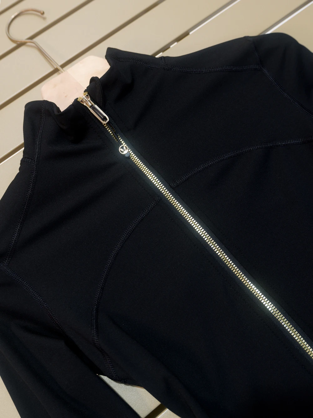 Neue Version der Gold-Reißverschluss-Slimming-Jacke, Yoga-Jacke mit Stehkragen, Slim Fit, schnelltrocknend, dünne Sportversion – Detail 4