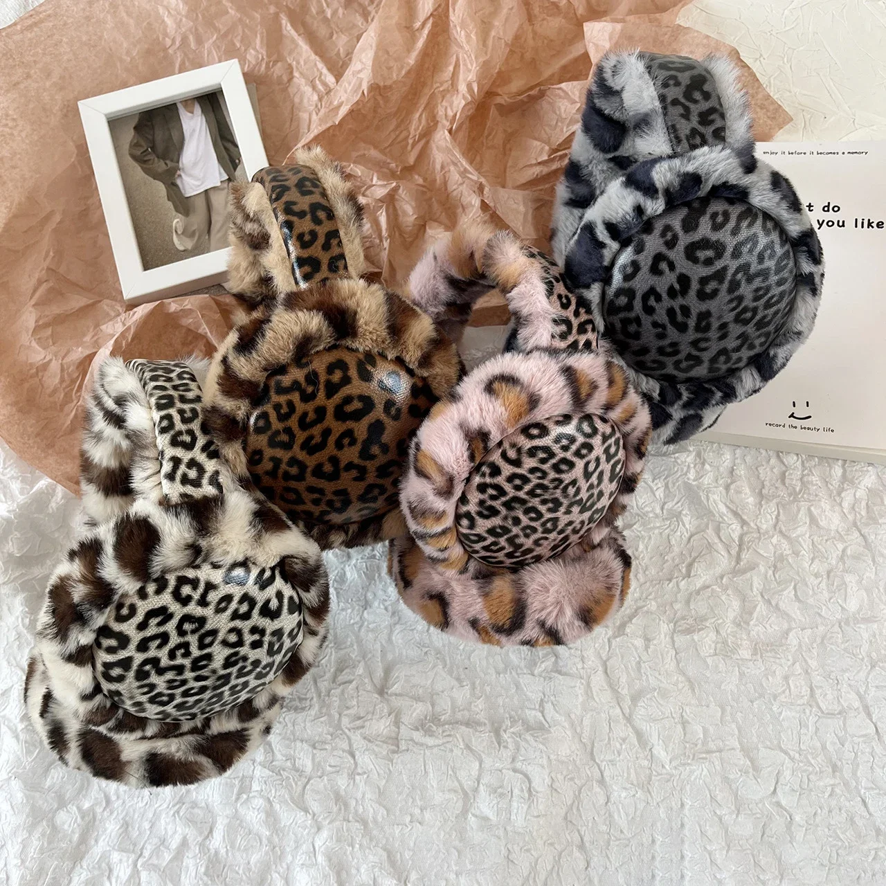 Winter Ladies Plush Leopard Ear Muffs Fashion Ins Retro Style Portable Collapsible Ear Warmer Out Riding Adult Warm Ear Muffs
