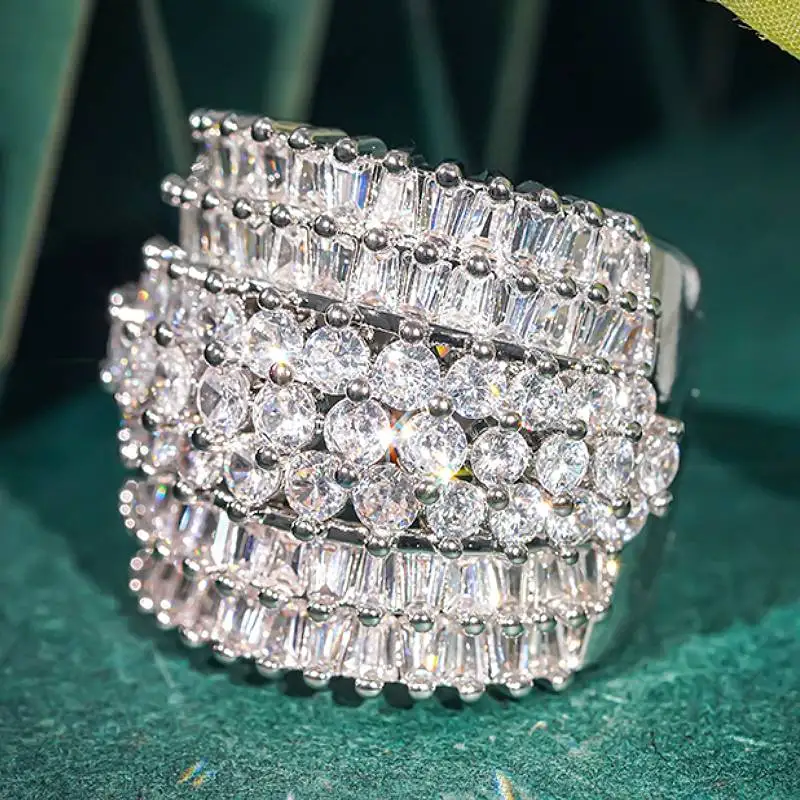 Huitan Charming Frauen Ringe Intarsien Glänzende Zirkonia Trendy Hochzeit Party Finger Zubehör Luxus Elegante Dame Schmuck