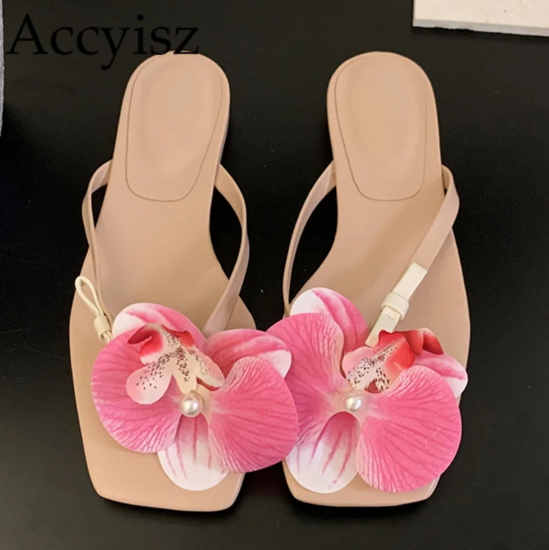 

2024 Summer Flower Decor Flip-flops Women's Leather Flat Split Toe Slippers Outdoor Casual Fairy Sandals Vacation Beach Shoes