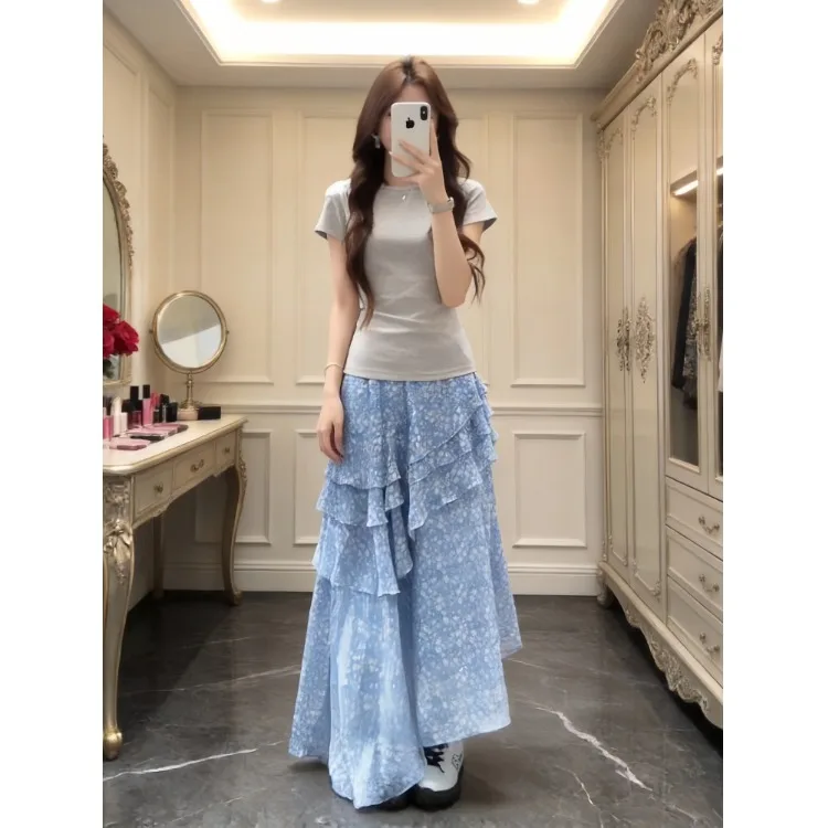 

Летний модный комплект из двух предметов с цветочным принтом и асимметричным подолом: женский топ и юбка из дышащего полиэстера