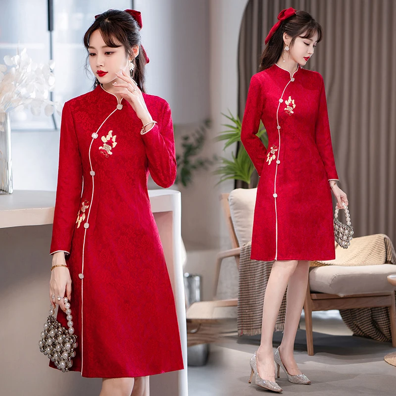 Chinesische traditionelle Damen bekleidung High-End-Cheong sam gute Qualität Herbst Langarm Spitze Stickerei Vintage rot Qipao Kleid