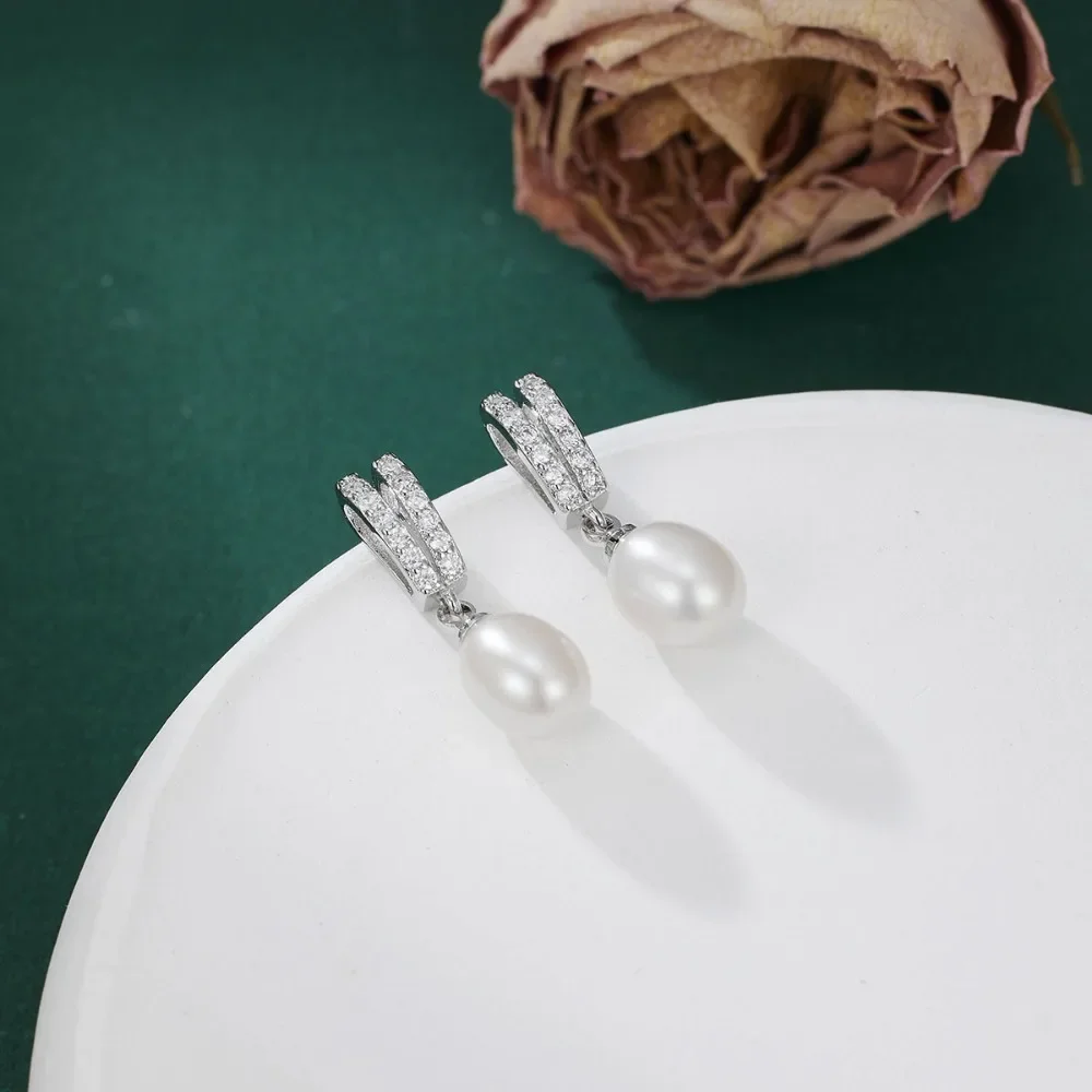 Hengsheng 2025 New Arrivals 6-7mm Rice Shape Natural Freshwater Pearl Stud Earrings for Women Zircon Earrings Jewelry Gift
