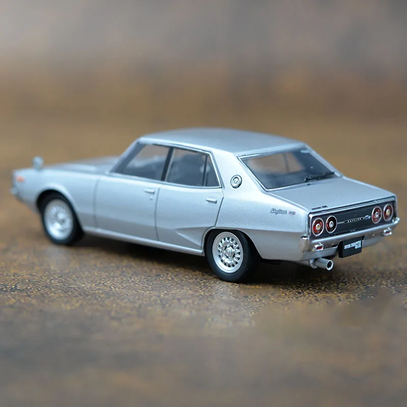 DISM 1/43 Scale NISSAN SKYLINE 2000GT XES Alloy Car Model Ornaments