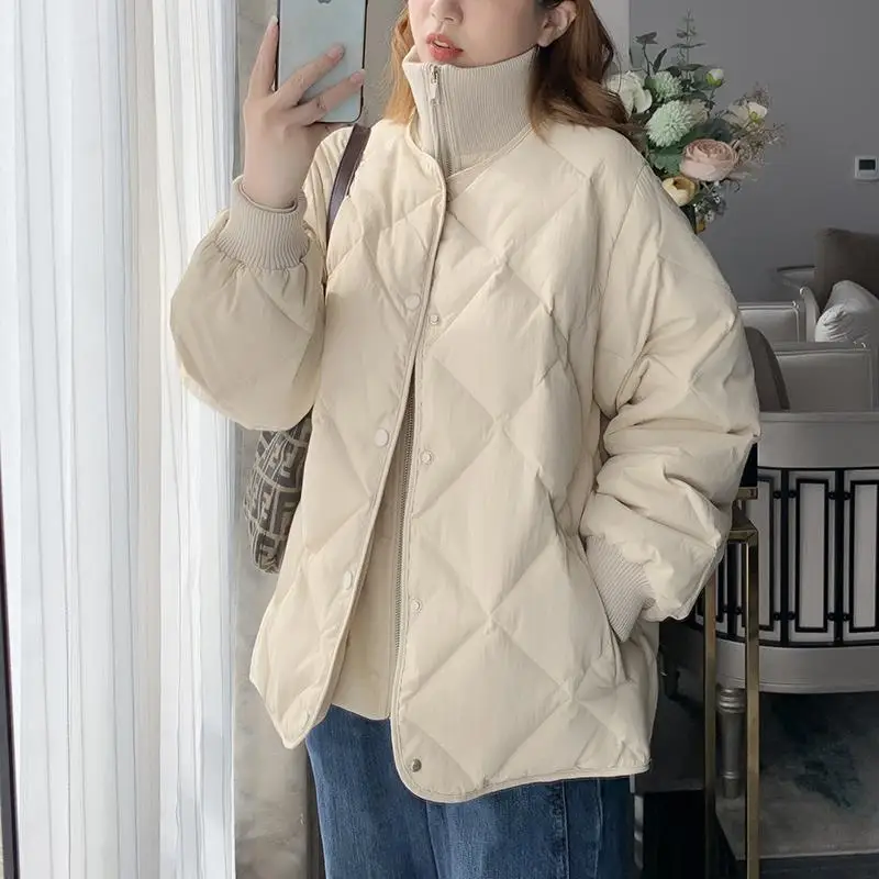 

2023 Autumn Winter Fashion Women Down Coat 75% White Duck Down Diamond Play Down Coat Casual Loose Long Sleeve Short Down Coat