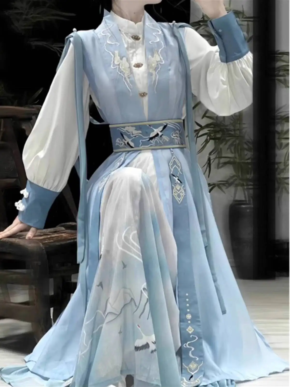 

Династия Мин Ханфу Сянься Усяя Стиль Сяньци Светло-голубые чернила Стиль стирки Унисекс Стиль боевых искусств Супер бессмертный древний костюм