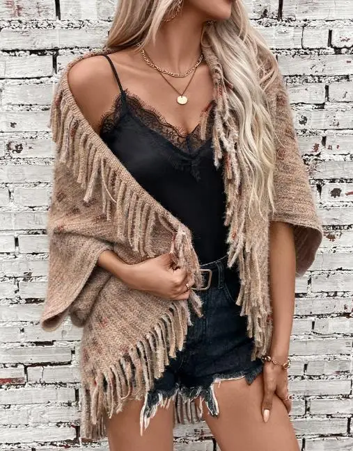 

Elegant Women's Shawl Bohemian Colored Plaid Knitted Fringe Shawl Women's Autumn and Winter New Casual Loose Sweater Cape