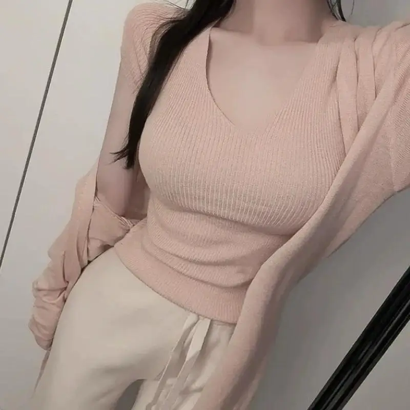 Dongda Gate New Pure Desire Lockerer Strickpullover V-Ne ort Sve Damen-Set Faionable Spring Collection