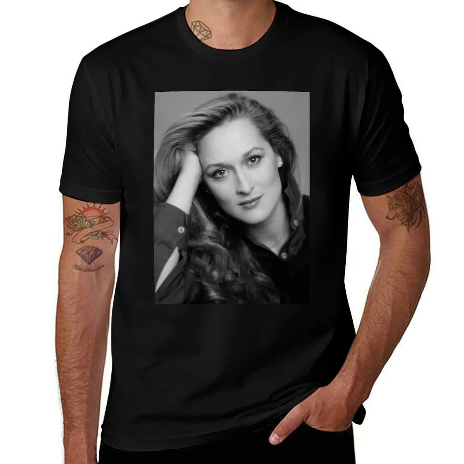 

HIGH PRIESTESS MERYL STREEP B/W T-Shirt men t shirt cotton 100% man graphic t shirt T-Shirt