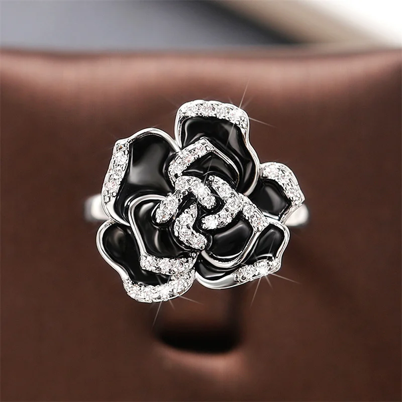 Huitan romantico anello di camelia per le donne smalto nero anelli di fiori estetici accessori per feste di matrimonio da sposa gioielli di lusso