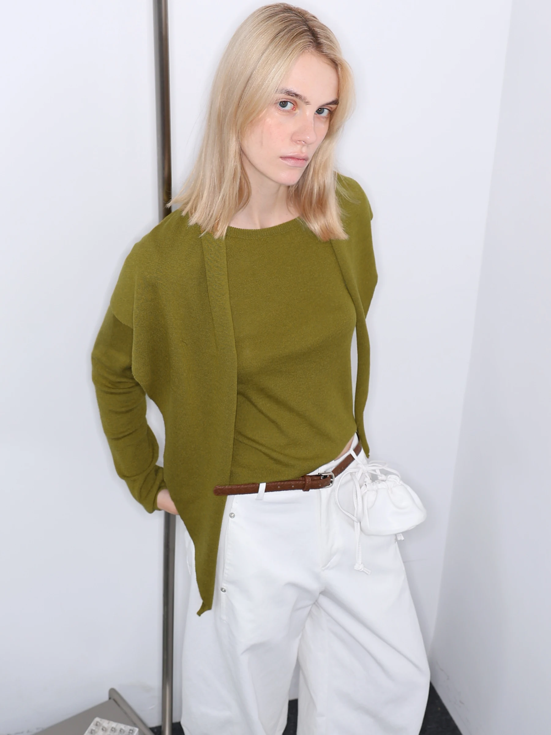 

Оливковый вязаный свитер с длинными рукавами и круглым вырезом, белый, в корейском стиле, осенне-зимний, премиум-класса