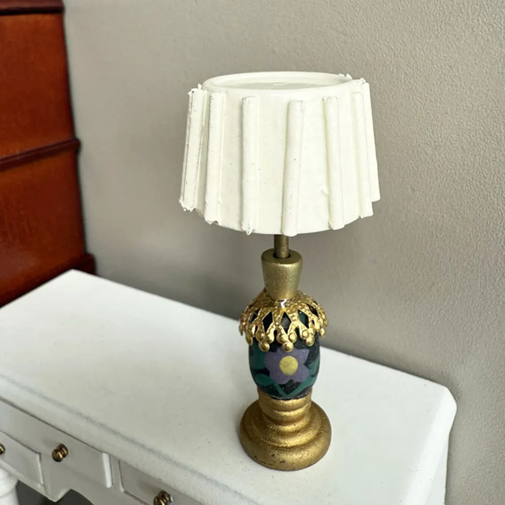 2Pcs Small Decorative Table Lamp - Bear Themed Mini Light for Dollhouse Interior - Ideal Bedside Night Lamp for Miniature Scenes
