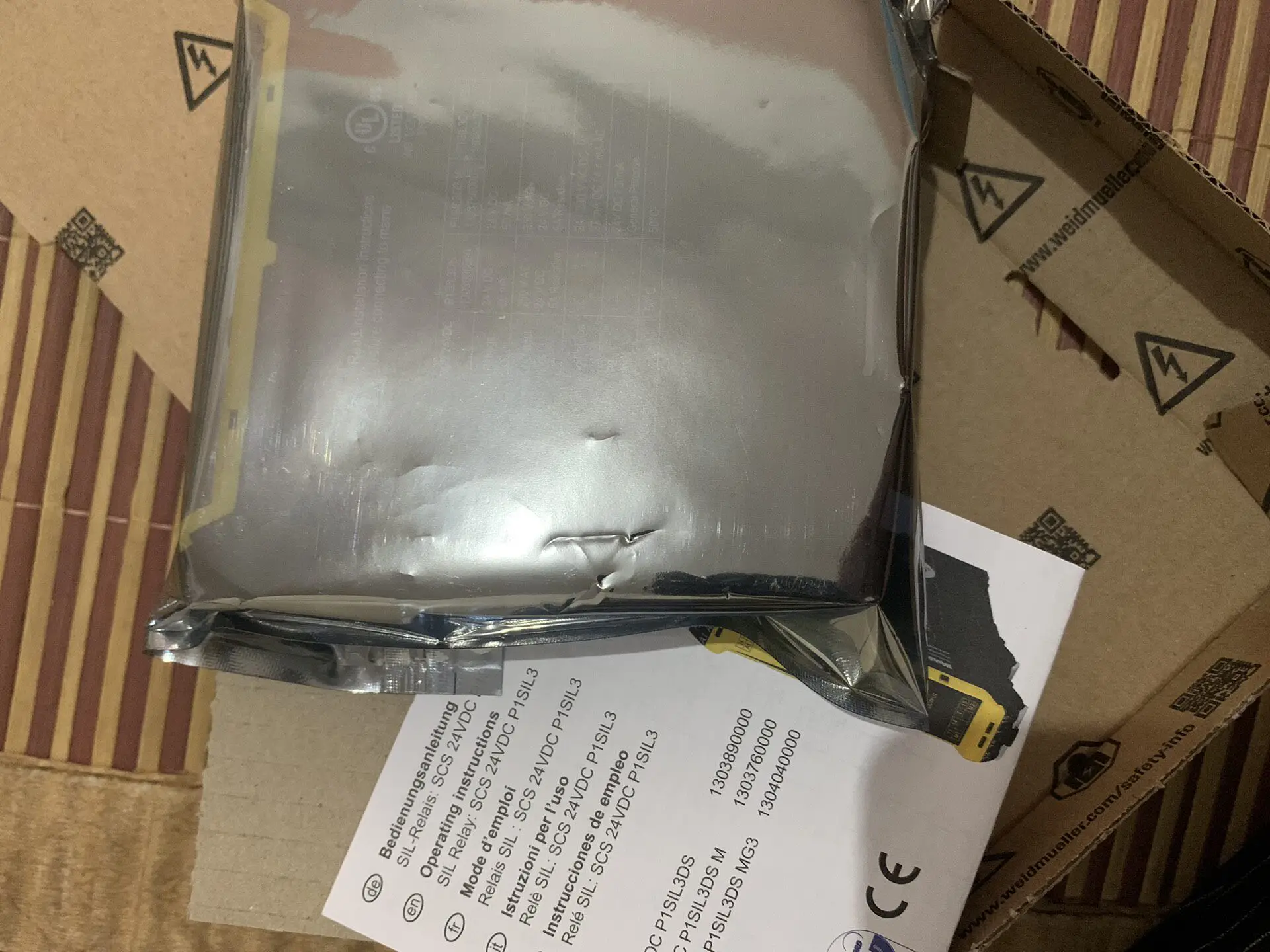 Weidmüller safety relay 1303890000, SCS 24VDC type, high quality