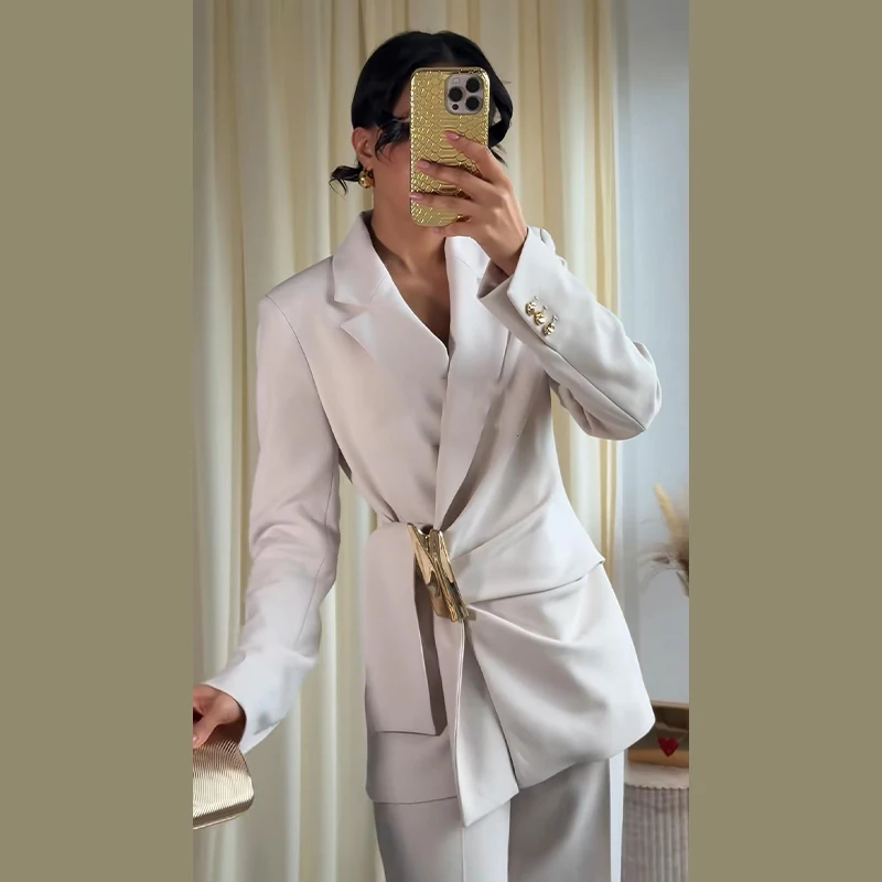 Eleganter Damenanzug mit Schnallengürtel, Blazer mit Revers und langen Ärmeln, schmal geschnittener Mantel und weit geschnittene Hose – Frühlingsneuheit – Detail 22