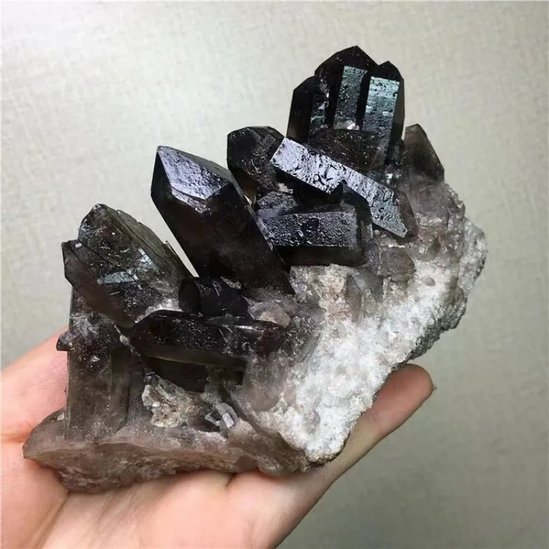 Natural Black Crystal Cluster Original Ore Teaching Specimen Black Tawny Smoke Crystal Home Living Room Office Desktop Decoratio