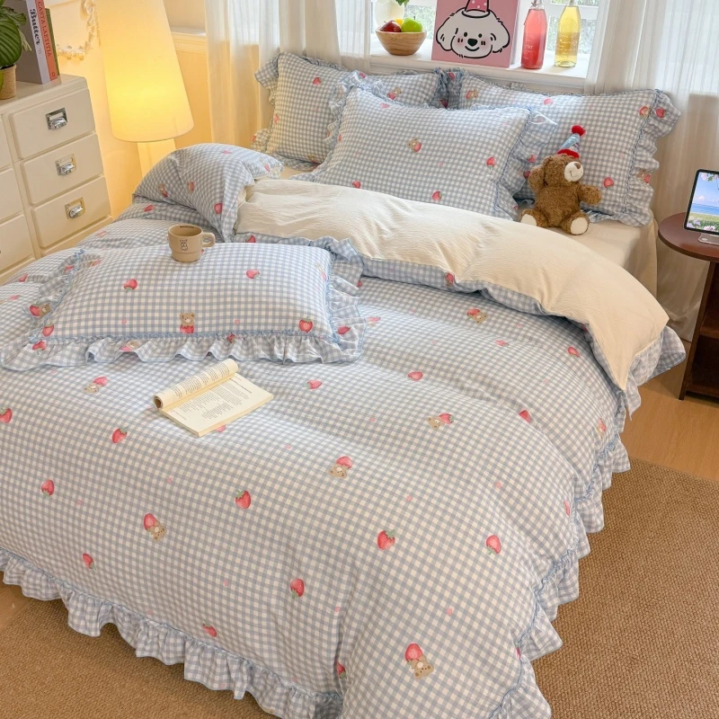 Cute Blue Plaid Strawberry Bear Ruffle Duvet Cover 1Pc Duvet cover+2Pcs Pillowcase Soft Washed Bedlnen Single Double Queen size
