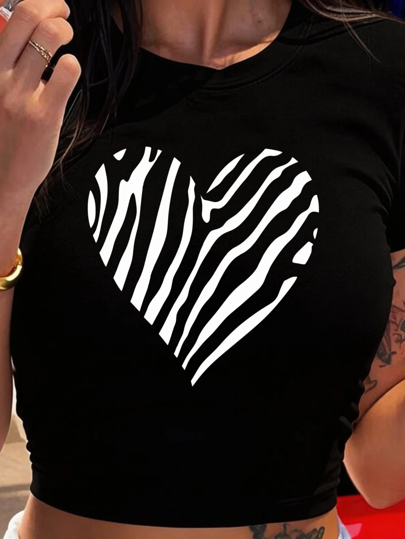 Casual Zebra Print Heart Graphic, Women's T-Shirt, Zebra Stripe Heart Design, Summer Casual Wear, Girlfriend Wife Female Friend