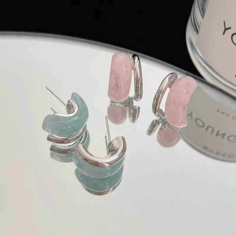 Trendy Acrylic C Shape Earrings for Women Geometry Metal Semicircle Dangle Earrings White Pink Blue Personality Drop Jewelry