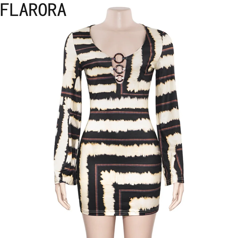 FLARORA 패션 스트라이프 인쇄 Bodycon 미니 드레스 여성 긴 소매 V 넥 금속 스플 라이스 드레스 트렌드 스트리트 여성 Vestidos