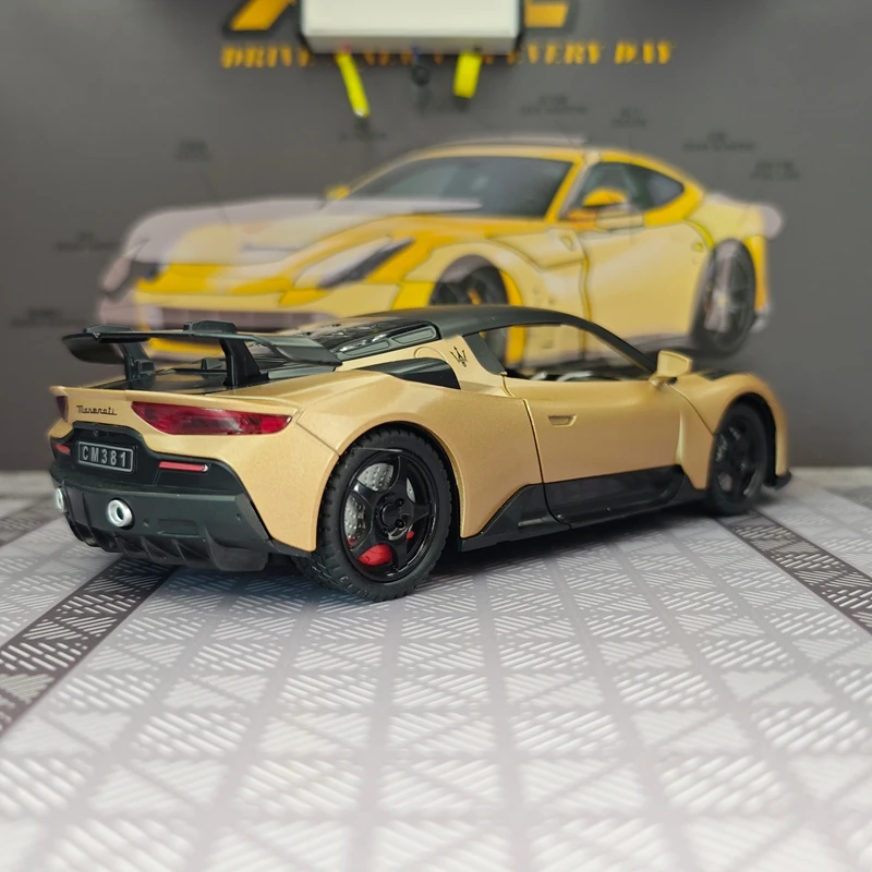 Modelo de coche de aleación Maserati GT2 a escala 1:24, puertas y capó del motor se pueden abrir, sonido y luces, regalo.