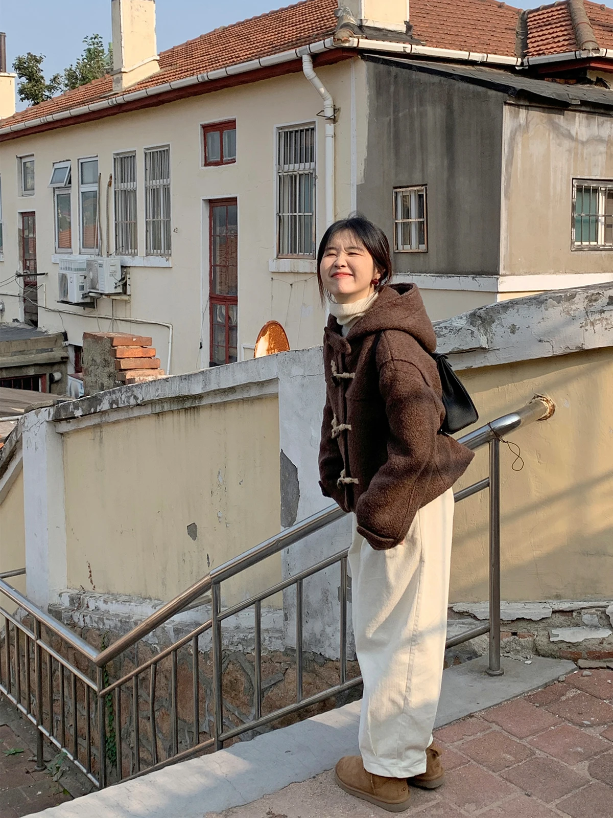 

LL Brown Woolen Jaet with Buttoned Horns Loose Fit ort Cotton Lined Coat for Women Thiened Winter Outerwear