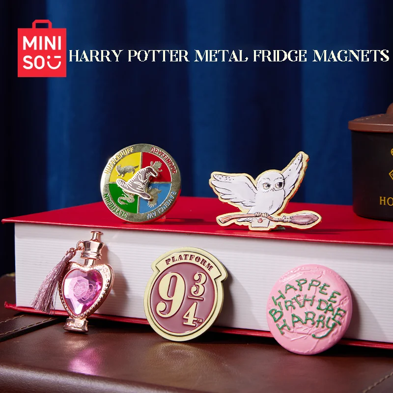 Miniso-imanes de nevera de Metal de Harry Potter, regalos decorativos envolventes, Hedwig, poción de amor, sombrero de clasificación, adorno de paisaje