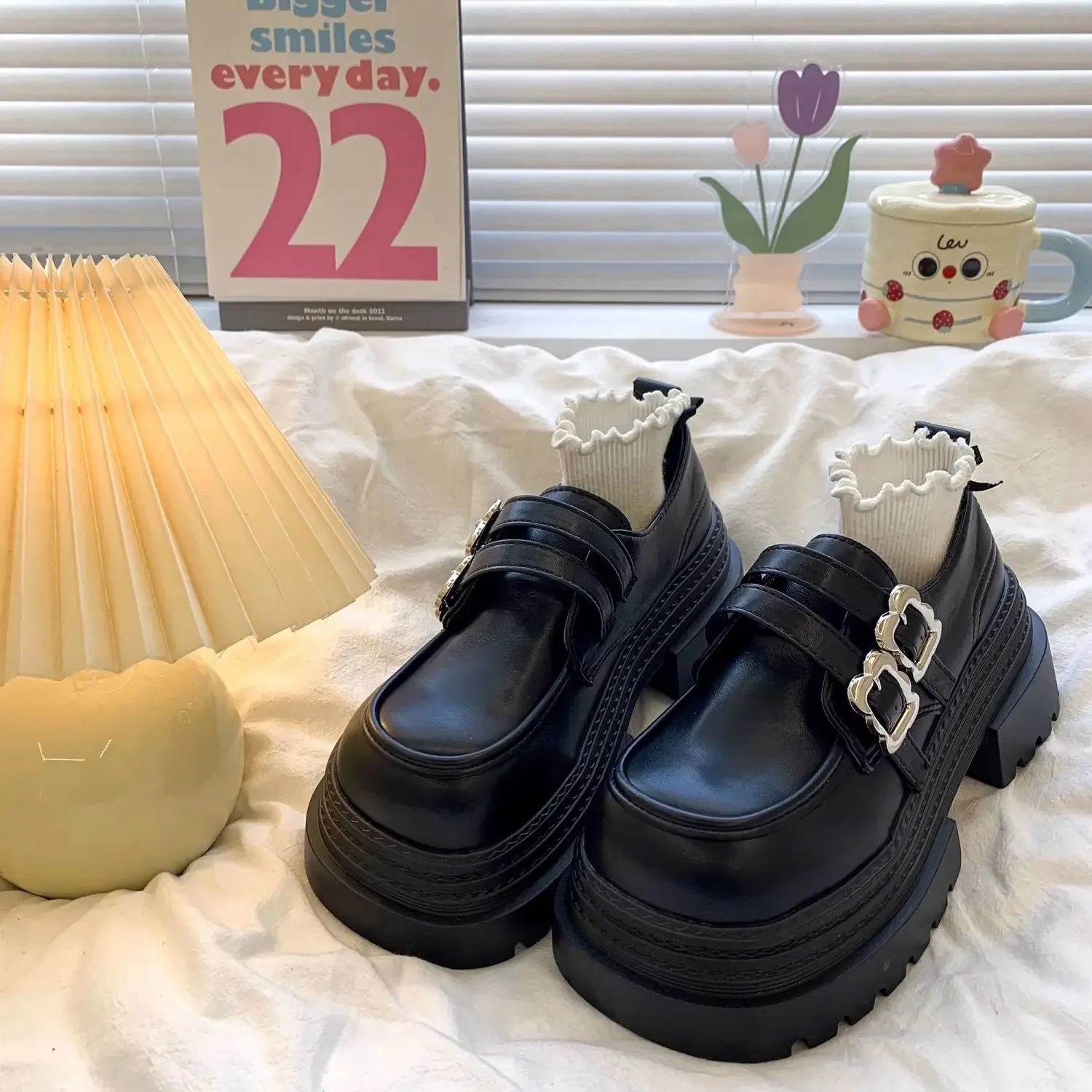 

Кожаные повседневные женские туфли-лодочки для офиса, черные туфли в корейском стиле, популярные для молодежи по акции, удобные и элегантные слипоны 39, женская обувь