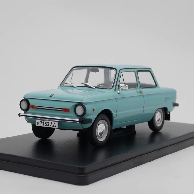 イクソ ダイキャスト 1/24 スケール ‌ ZAZ-968M 1979 ソビエト時代のウクライナ製 ザポリツィャ自動車工場 合金製車モデル おもちゃ 男の子向けギフト