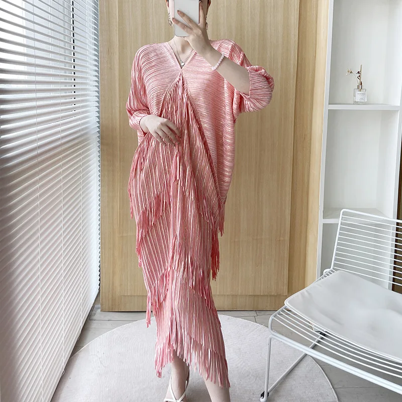 

Miyake Pleated Fashion V-neck Dress Summer 2024 New Hot Stamping Tassel Dress Elegant Loose Formal Wear Maxi Dress