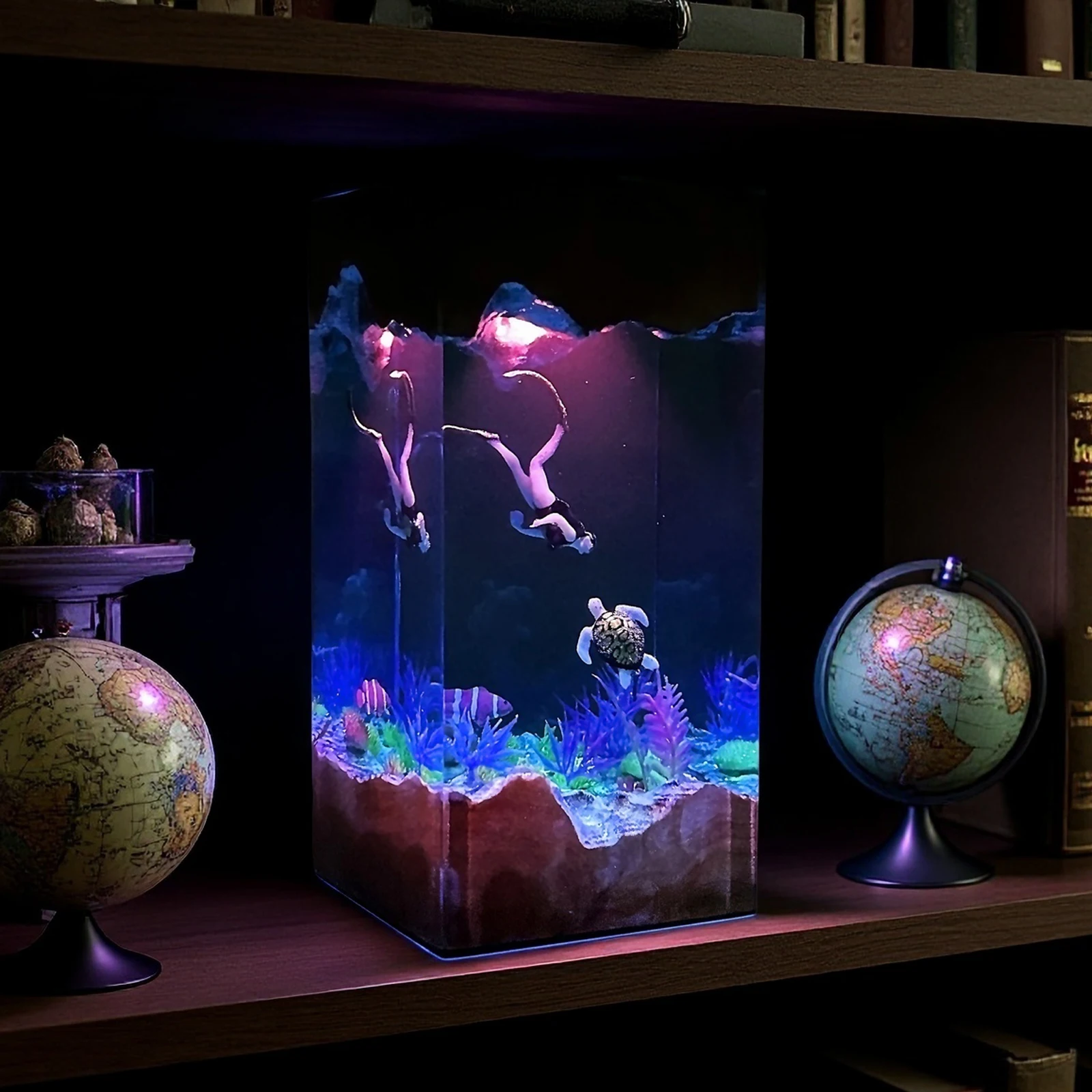 ภูมิทัศน์ออร์แกนิสเรซิ่นตาราง Creative Art ตกแต่งโคมไฟ DIVER Sea World Treasure Hunt Theme Night Light ชาร์จ USB