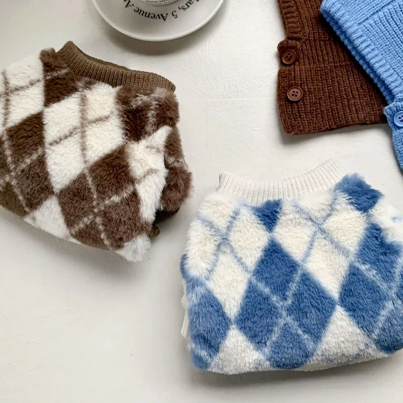 

2023 Brown Plaid Pet Hoodie Autumn and Winter Warm Dog Clothes Teddy Plush Pullover Thickened Two Legs Clothing
