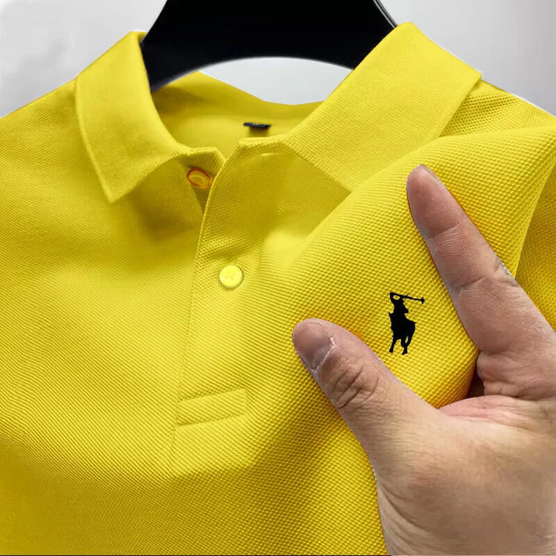Herren-Poloshirt mit mehreren Farboptionen. Kurzärmeliges T-Shirt mit Pferdemotiv-Kragen. Business-Casual Atmungsaktive Golfkleidung – Detail 4