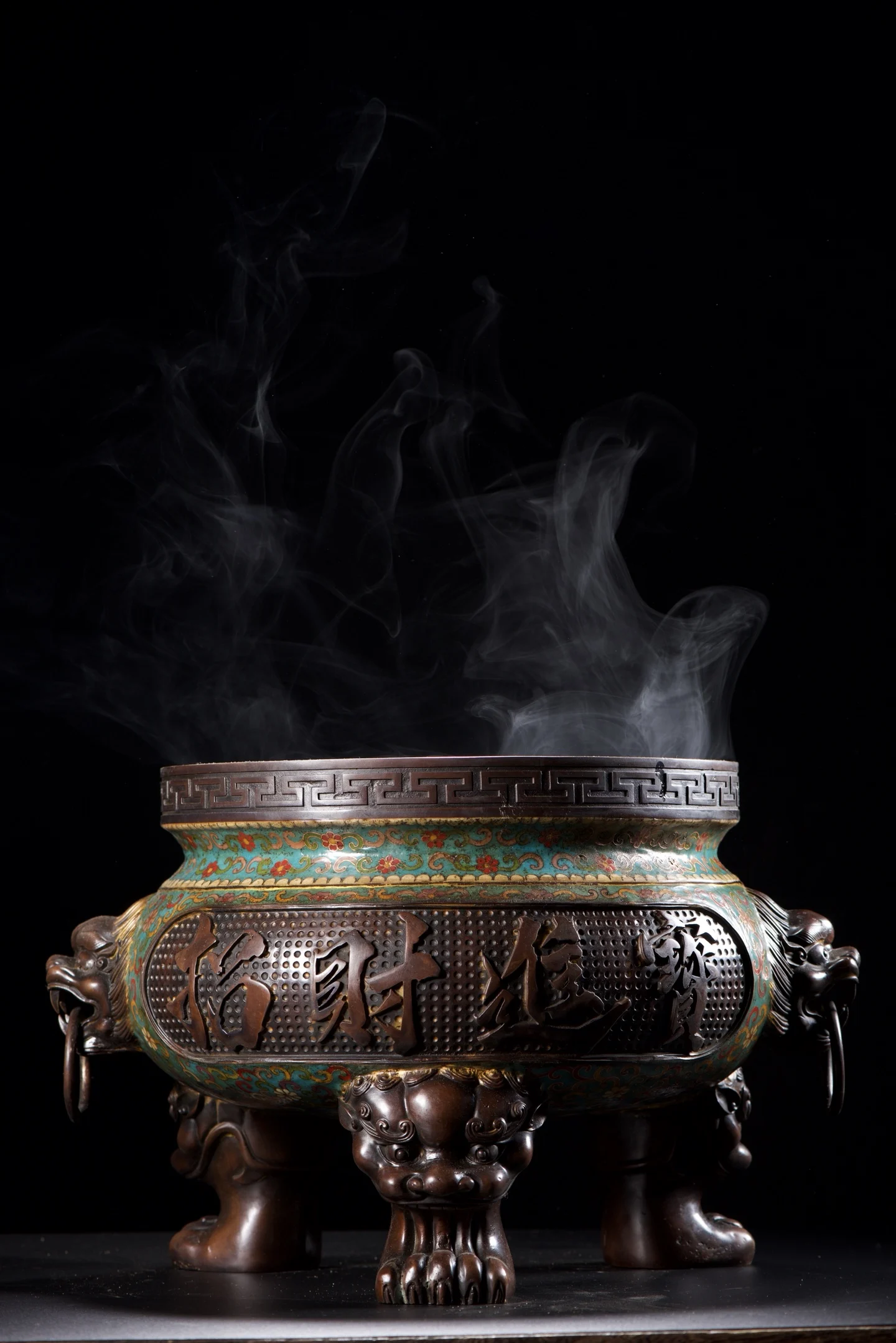 Old Bronze Cloisonne Enamel Bring in wealth and treasures Beast head pull ring ear Three legged incense buAmass wealth Ornaments