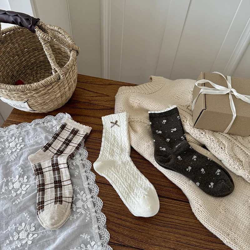 اليابانية الرجعية متوسطة جوارب أنبوبية النساء Harajuku لوليتا Kawaii الدانتيل كشكش الجوارب الحلو كلية نمط منقوشة خمر الجوارب النسائية